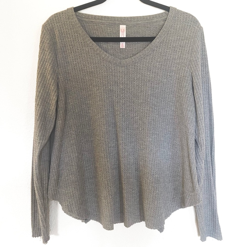 Xhilaration Medium Grey Top